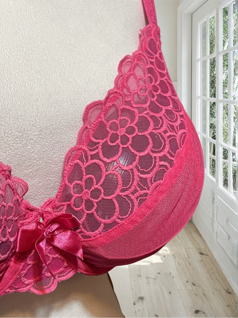CACIQUE Women's Hot Pink Floral Lace Unlined Underwire Bra 40D Bow Accents - Picture 3 of 11